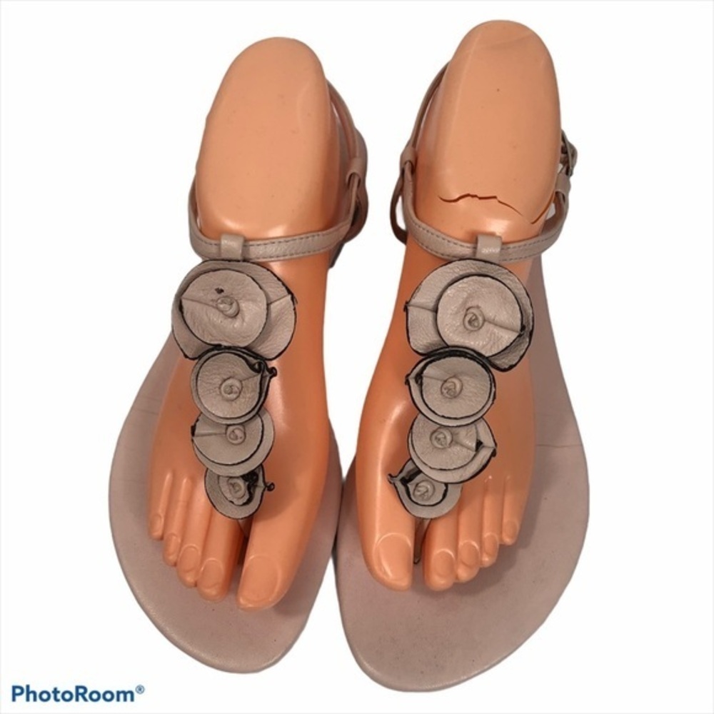 𝅺Cole Haan leather sandals, Nike Air soles
